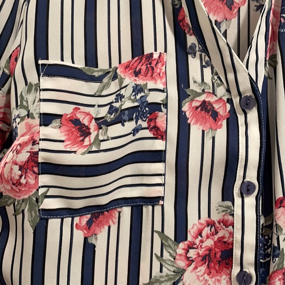 Flower button down shirt - Picture 2 of 2